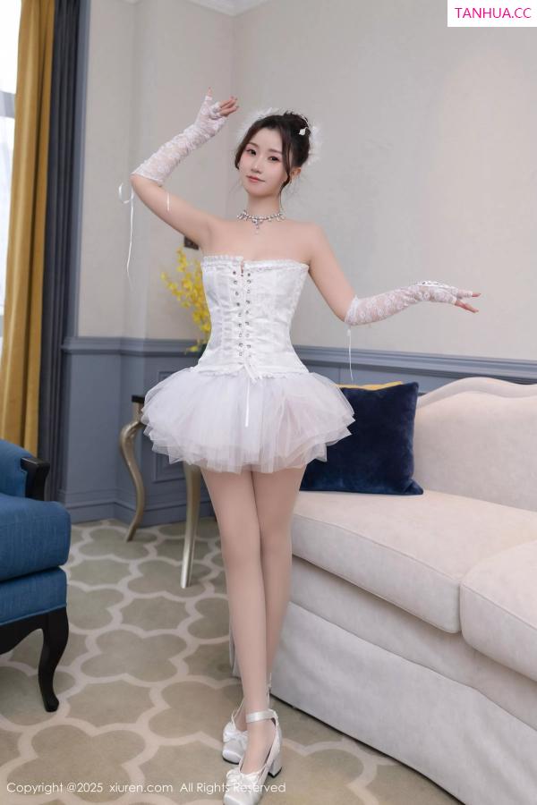   [XiuRen]高清写真图 2025.04.16 No.10161 杏子Yada 白色连衣短第10张图片